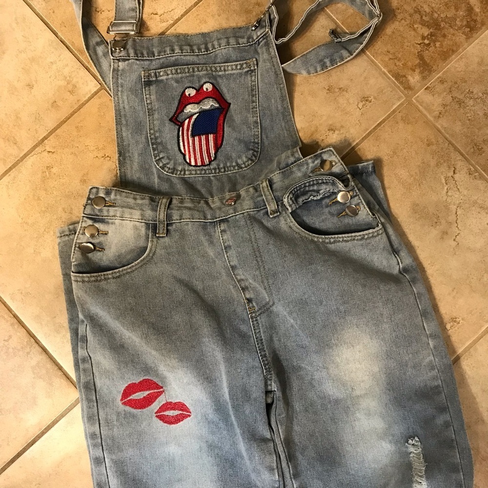 💋Unique Distressed/Embroidered Overalls